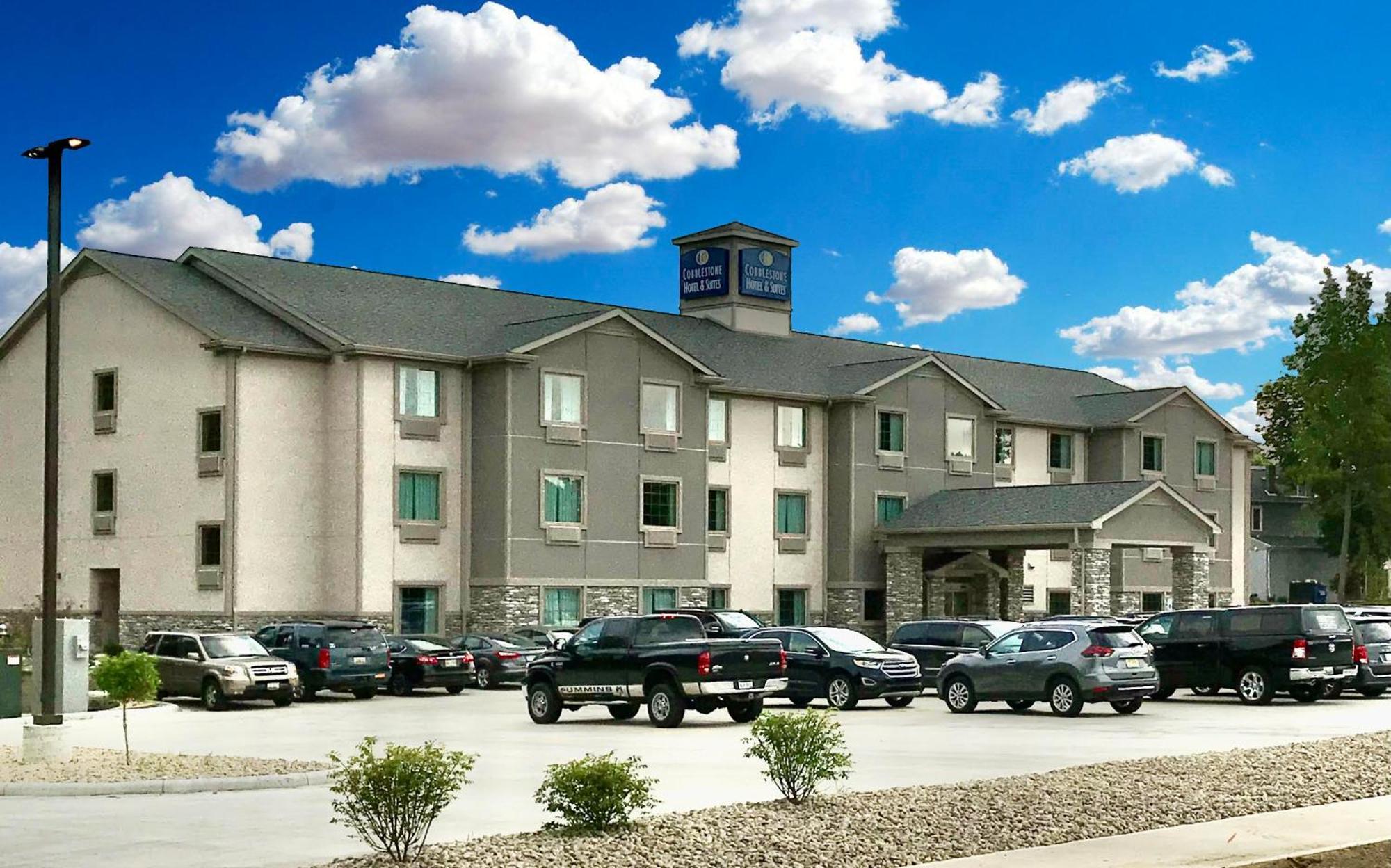 Cobblestone Hotel & Suites - Bellefontaine Buitenkant foto