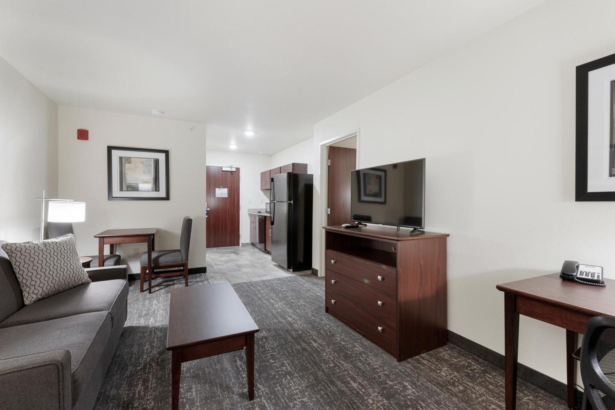 Cobblestone Hotel & Suites - Bellefontaine Buitenkant foto